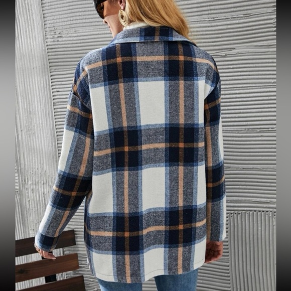 Comfy Oversized Plaid Button Down Jacket - Picture 8 of 14